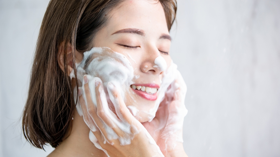 5 conseils pour un nettoyage de visage efficace et une peau radieuse